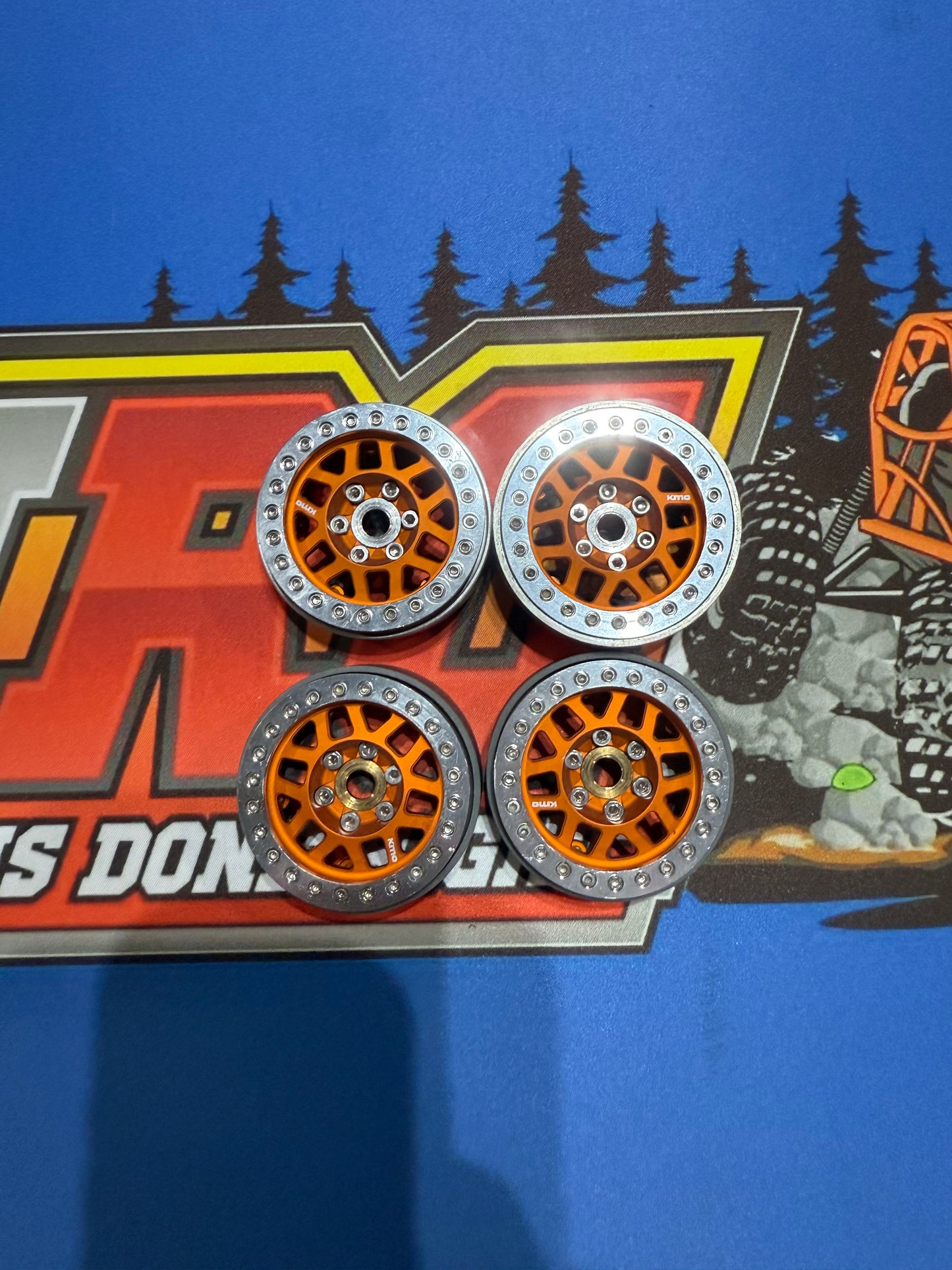 Vanquish 1.9 KMC Machete Beadlocks